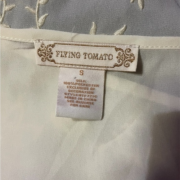 FLYING TOMATO WHITE SPAGHETTI STRING TOP WITH FRONT EMBROIDERY GENTLY WORN - Picture 3 of 3